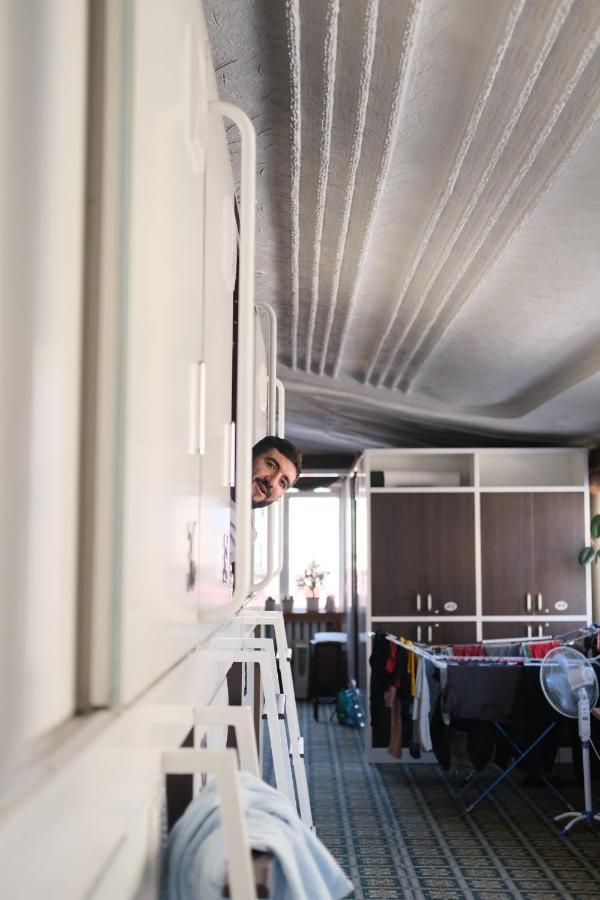 Capsule Hotel Technocave Bisjkek Eksteriør billede